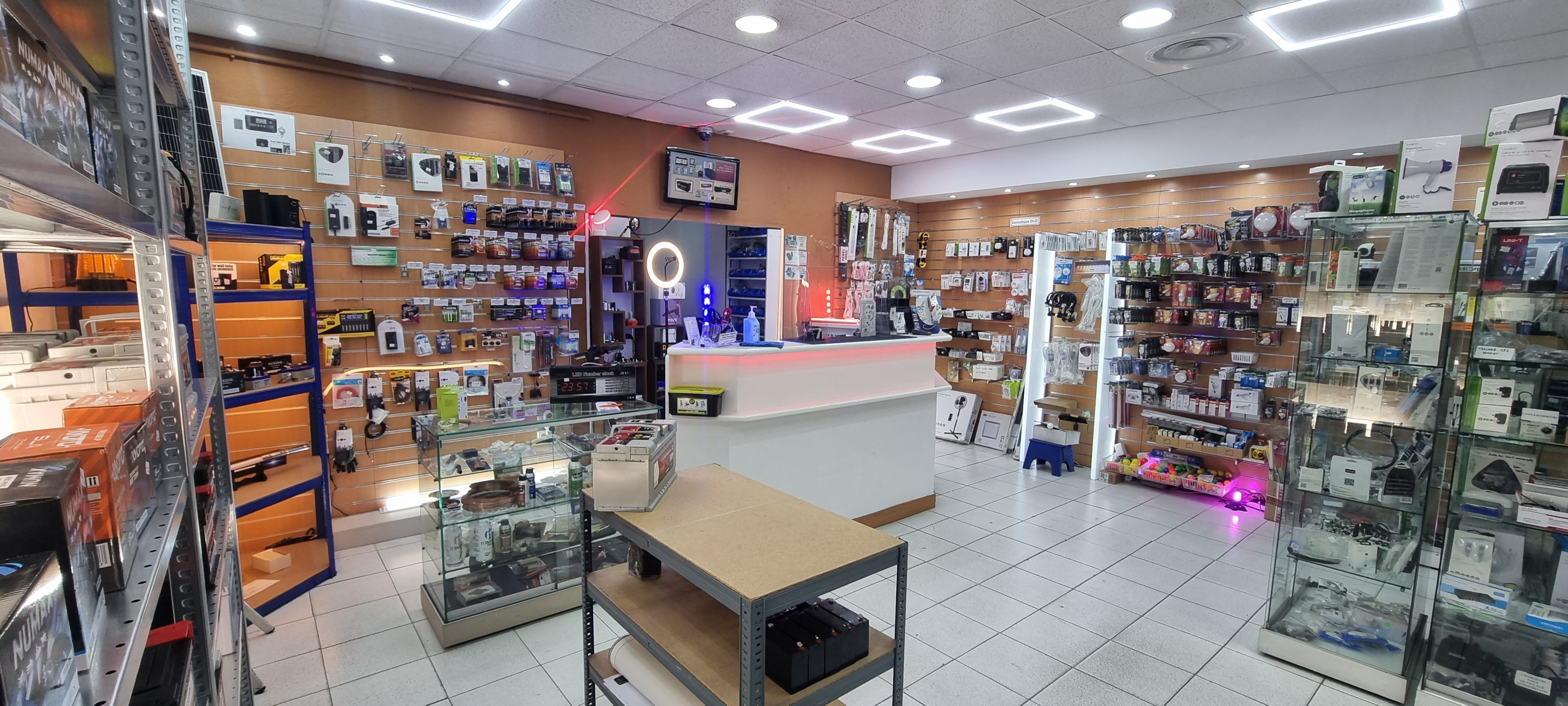 Magasin d'accessoires énergie, piles, batteries, chargeurs, alimentation et produits électroniques