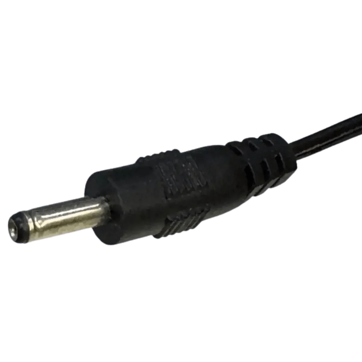 Adaptateur 5.5x2.5 mm fourni avec chargeur 15V 2A