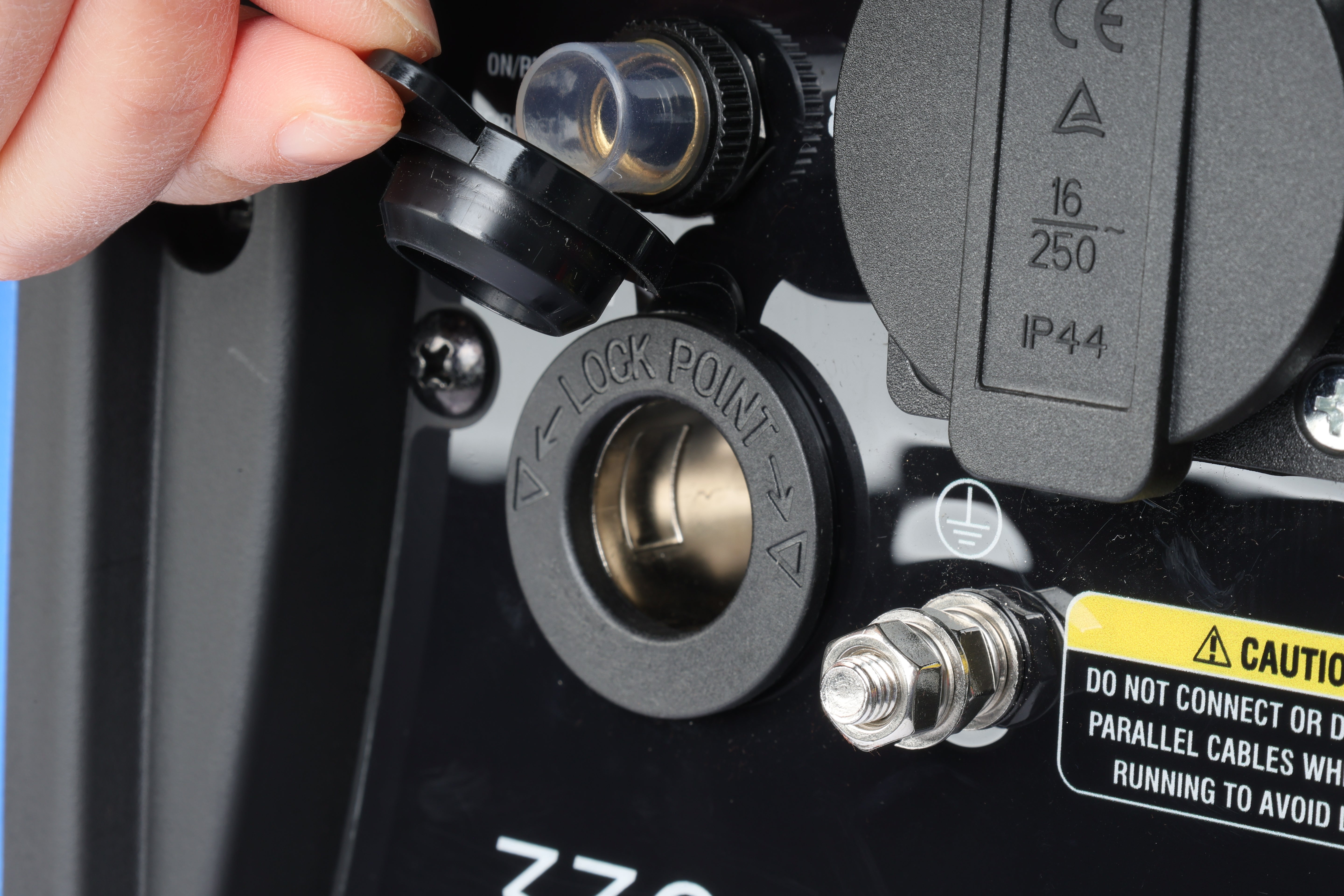 Groupe électrogène essence ULTIMATRON ULT-3300-EU – 3000W / 3300W