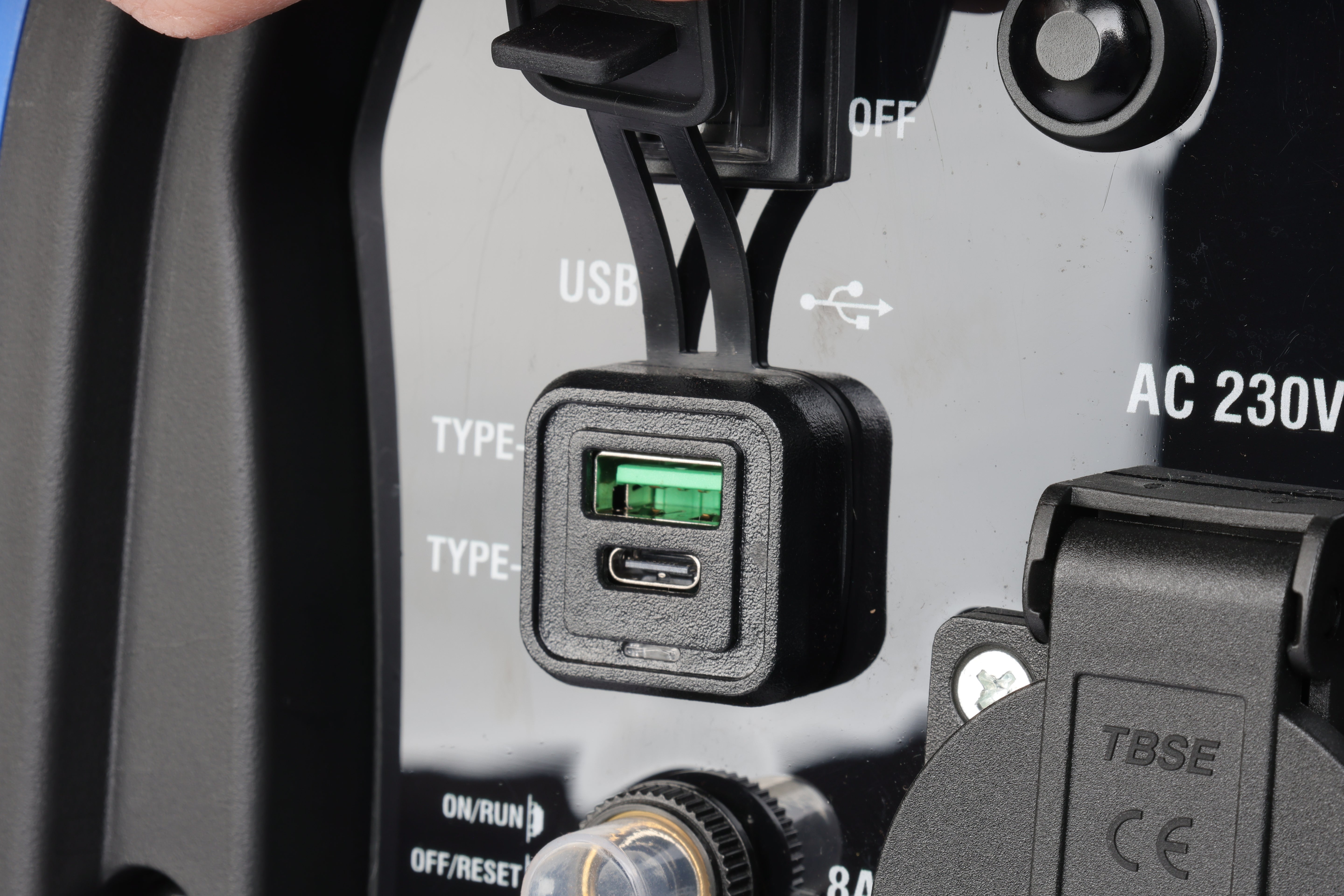 Groupe électrogène essence ULTIMATRON ULT-3300-EU – 3000W / 3300W