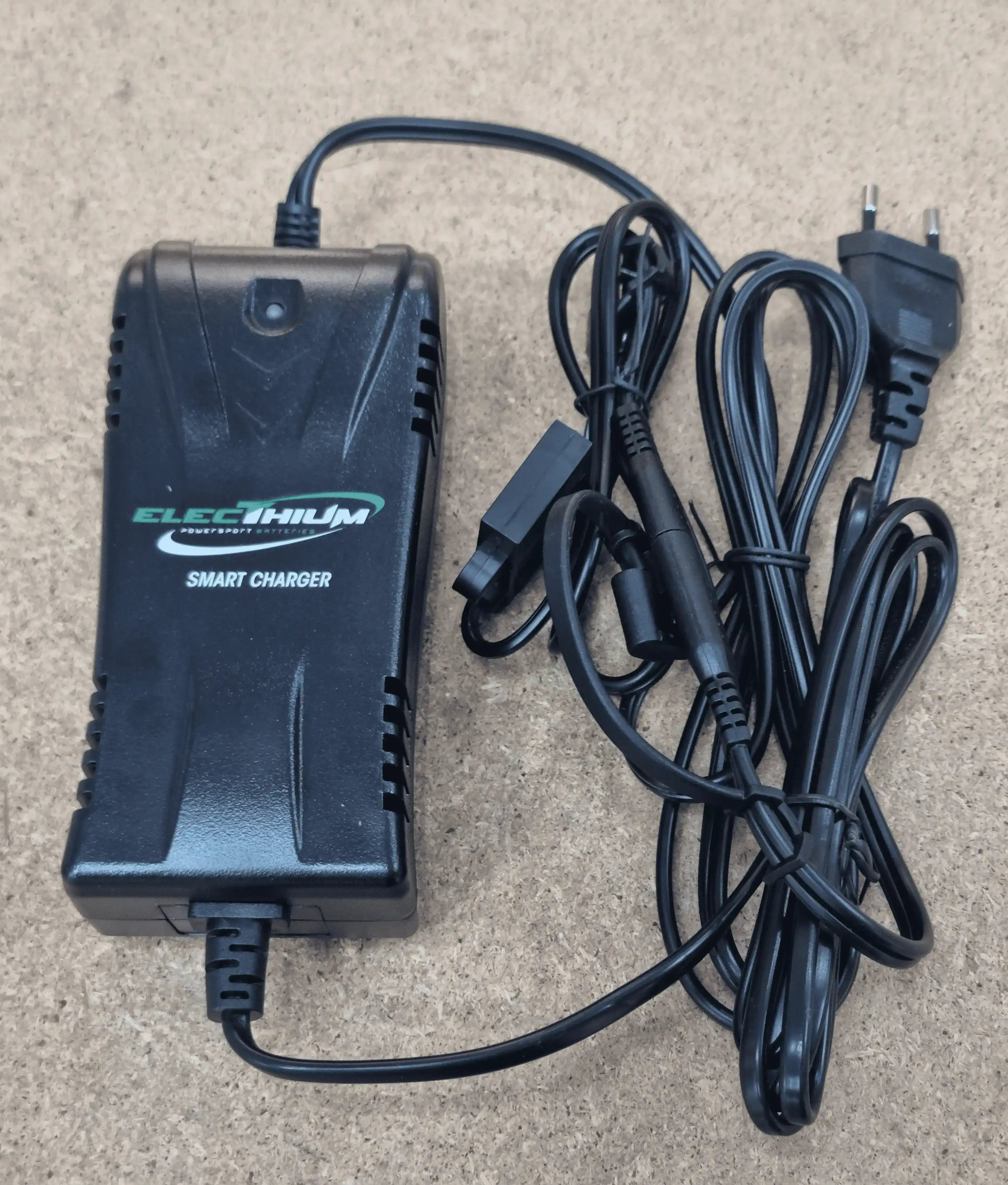 chargeur 12v trolem golf