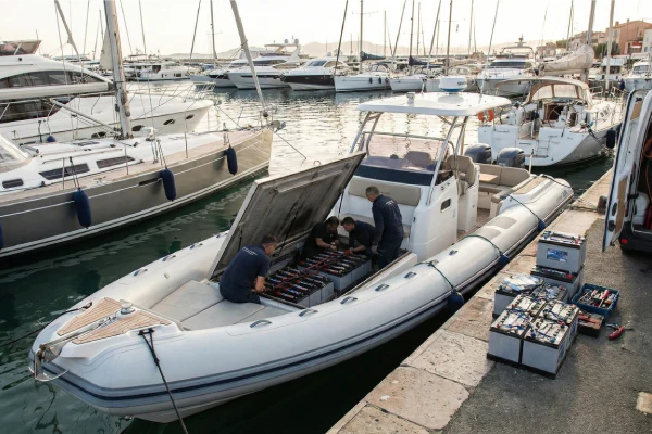 Batterie de Démarrage pour Bateau : Guide Complet & Meilleurs Choix