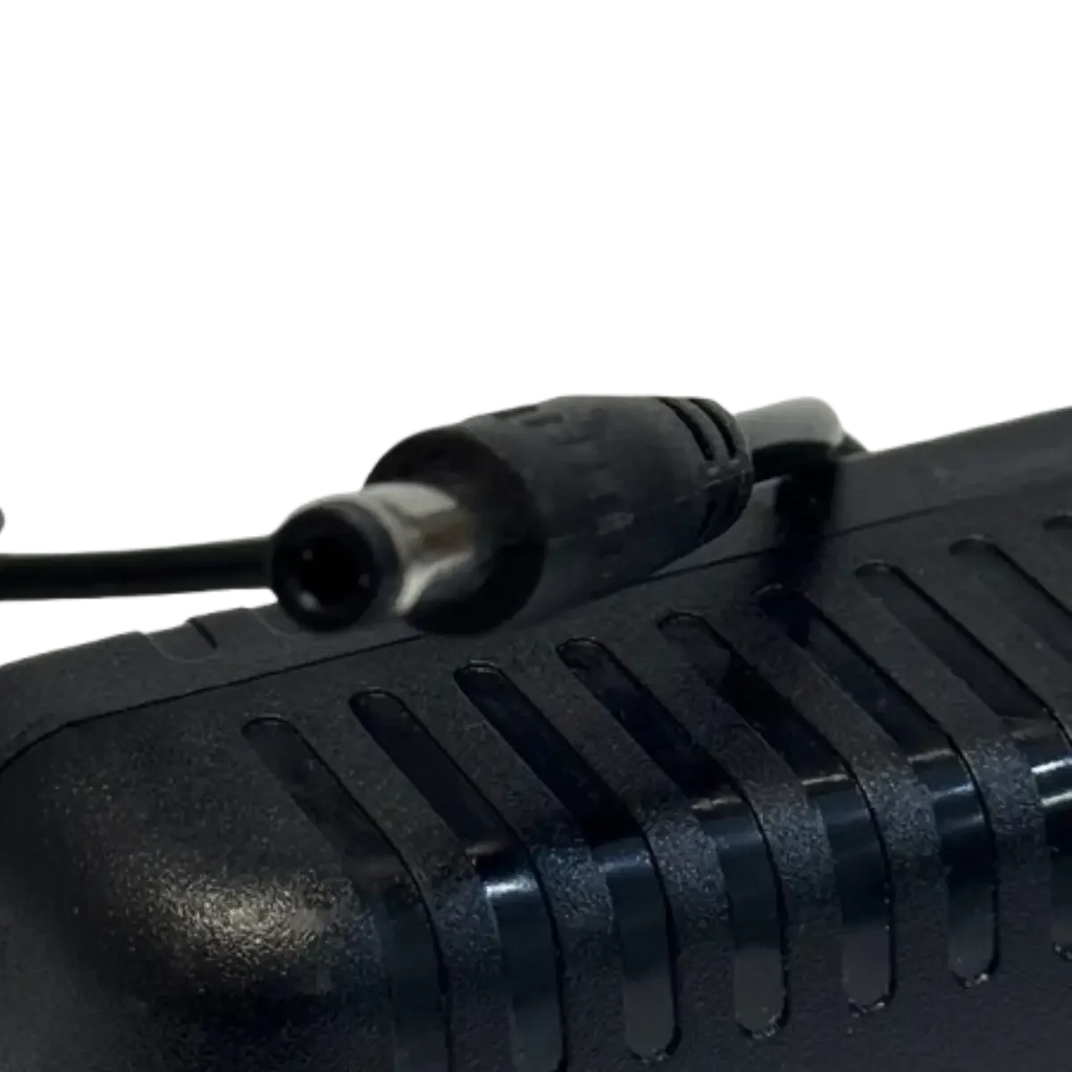 Bloc secteur 30V 1A, détail du câble et du connecteur DC